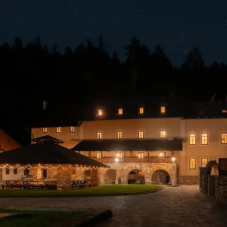 מלון Mlyn Davidkov Hryzely