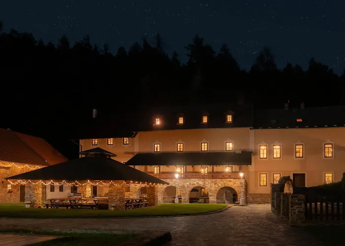 מלון Mlyn Davidkov Hryzely